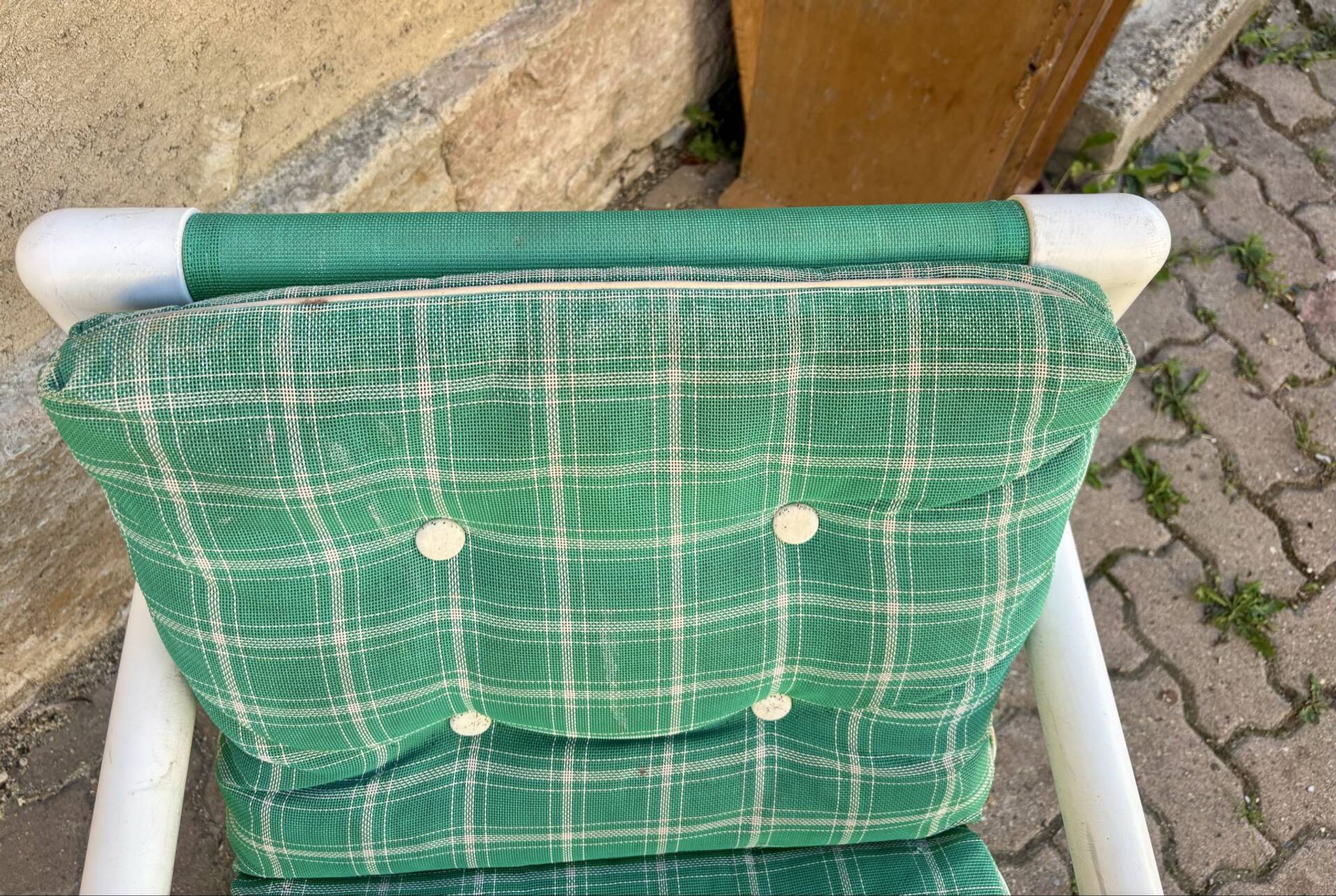Pair of vintage tubular armchairs from the 70s and 80s, luxury design.