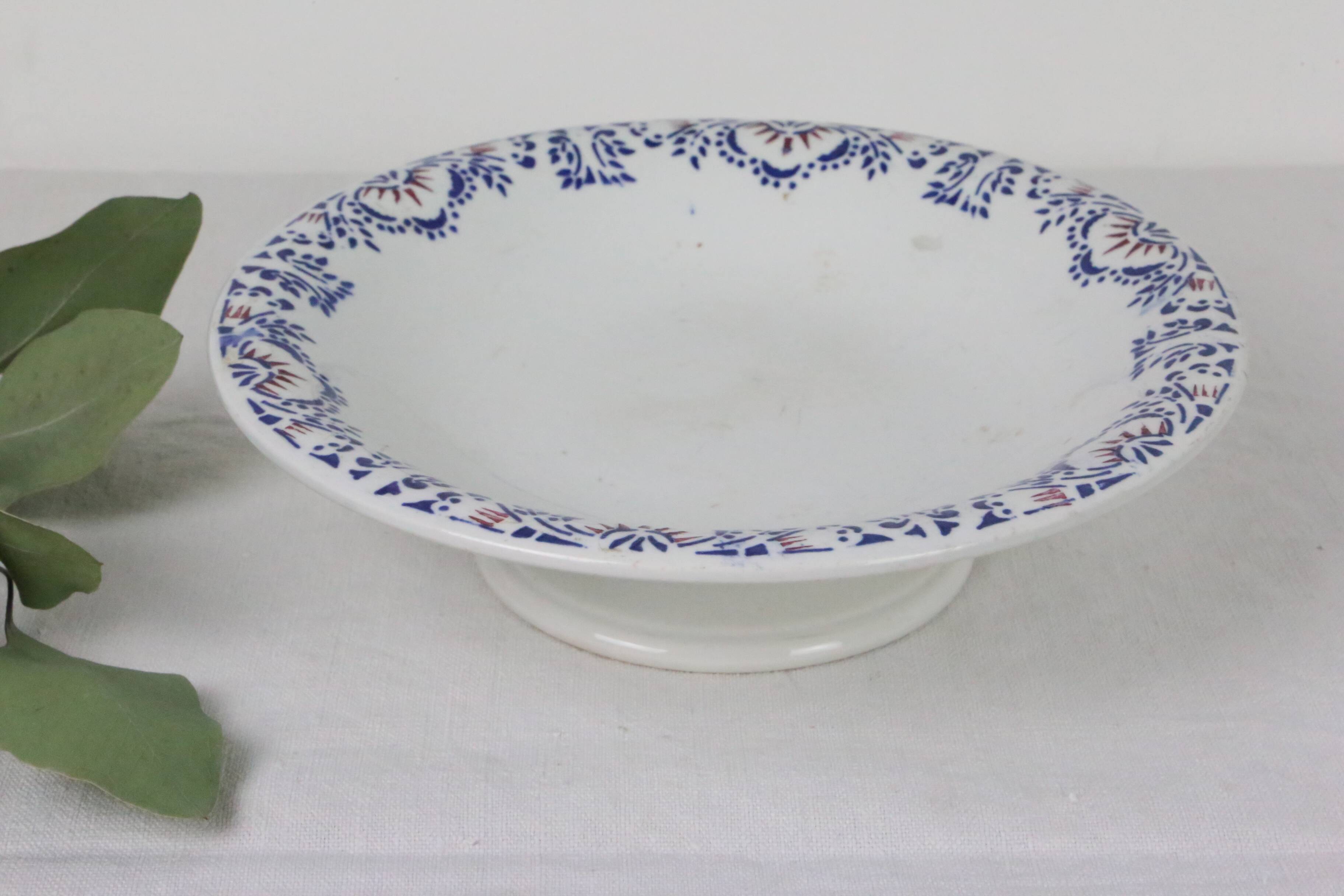 Plat piédouche, faïencerie Onnaing, vintage