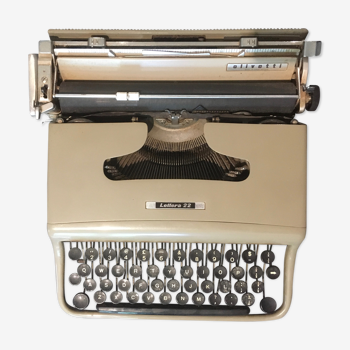Machine à écrire olivetti lettera 22  ancienne clavier qwerty