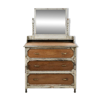 Wooden dressing table