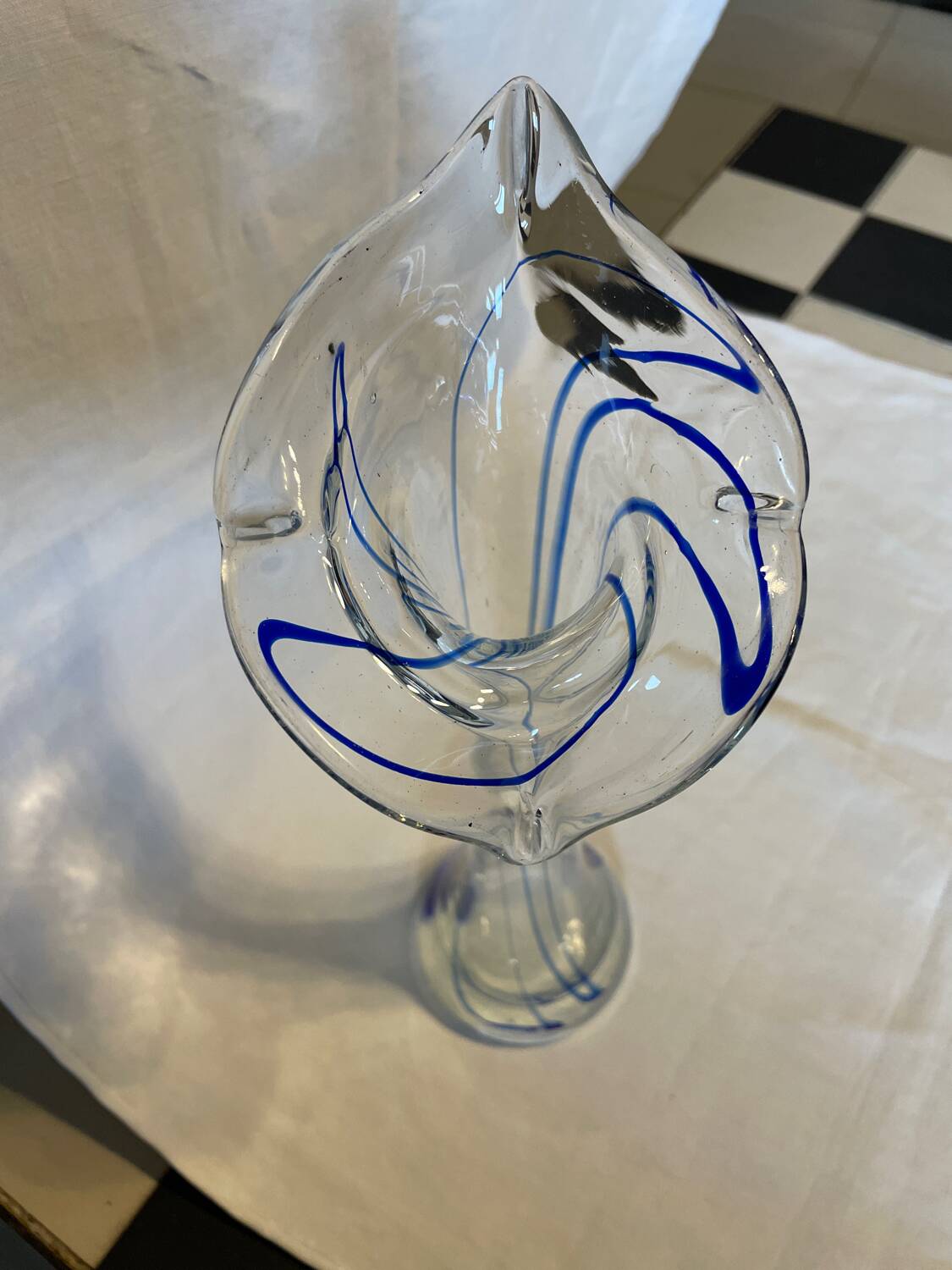 Vase en verre soufflé  vintage