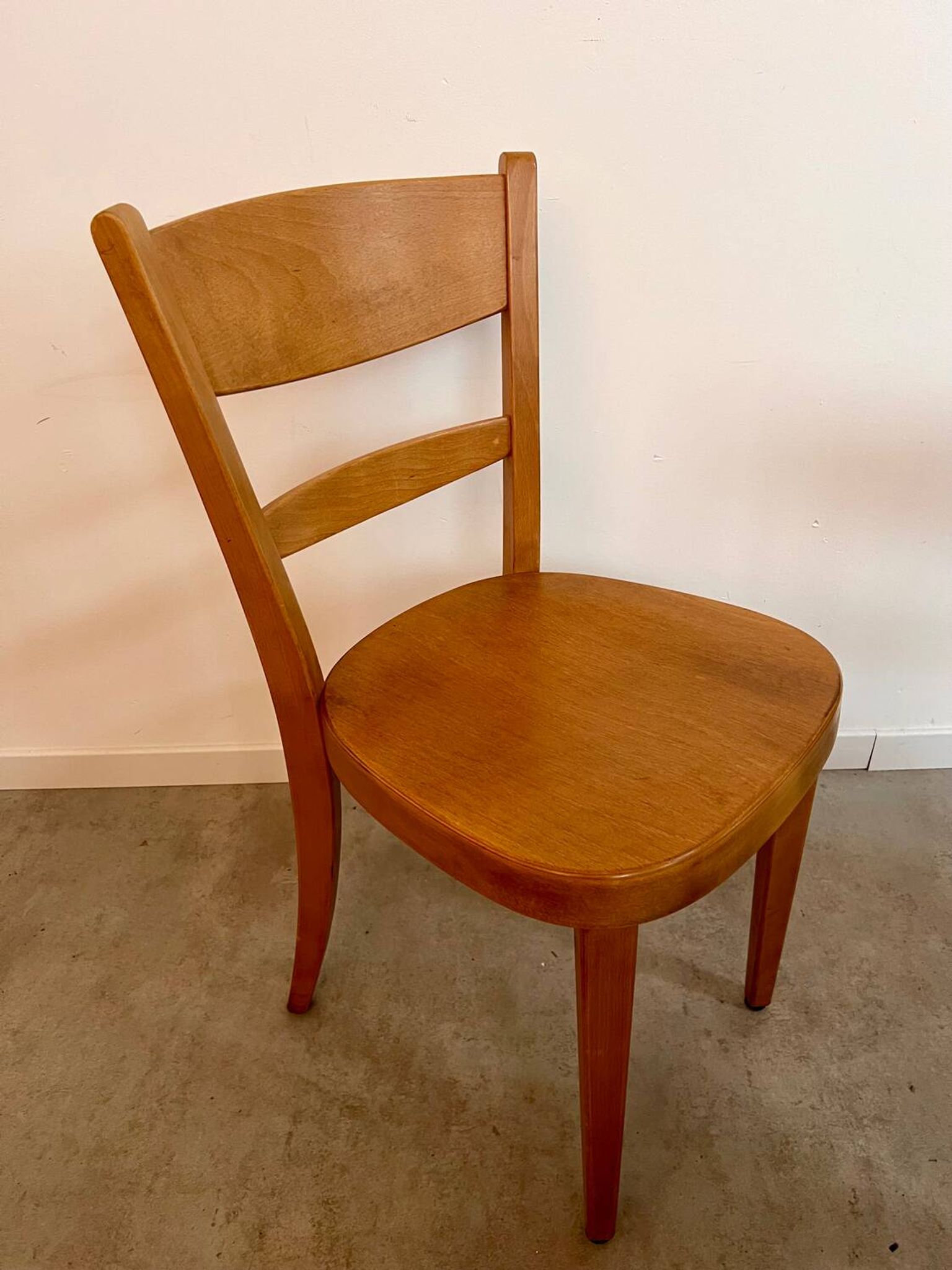Lot 12 wooden bistro chairs by Horgen Glarus 70s vintage
