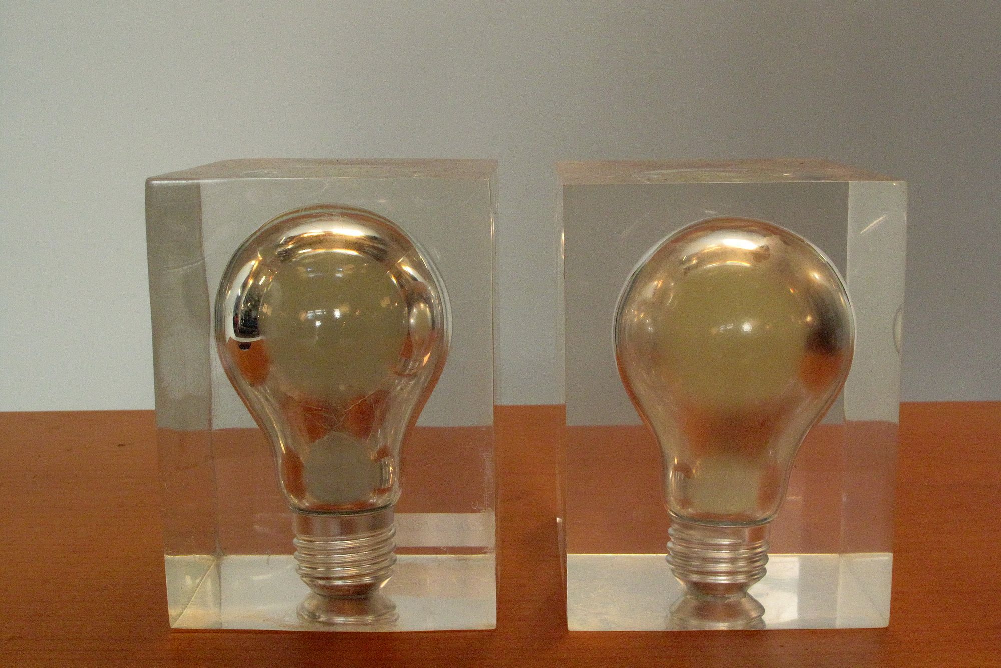 Pierre Giraudon - Set Light Bulbs