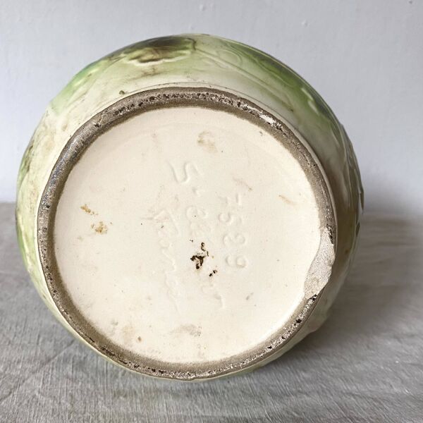 Pichet en barbotine St Clément , capucines