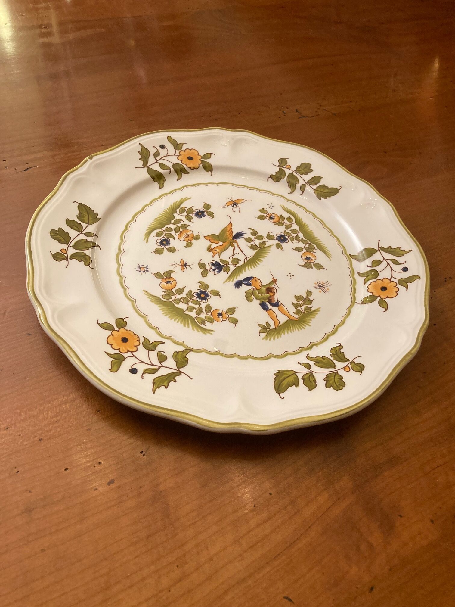 Plate décor Vieux Moustiers