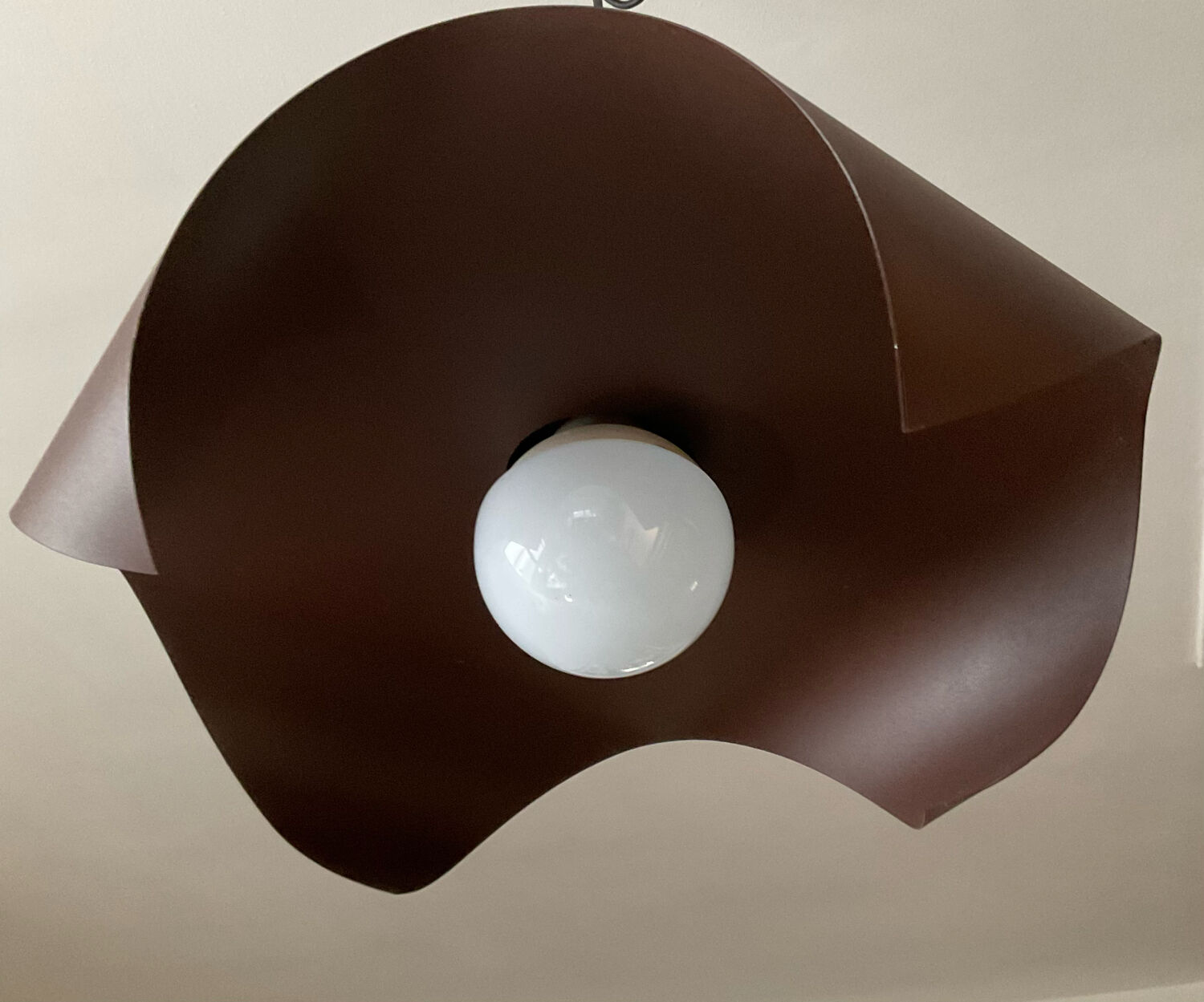 Design suspension in folded metal