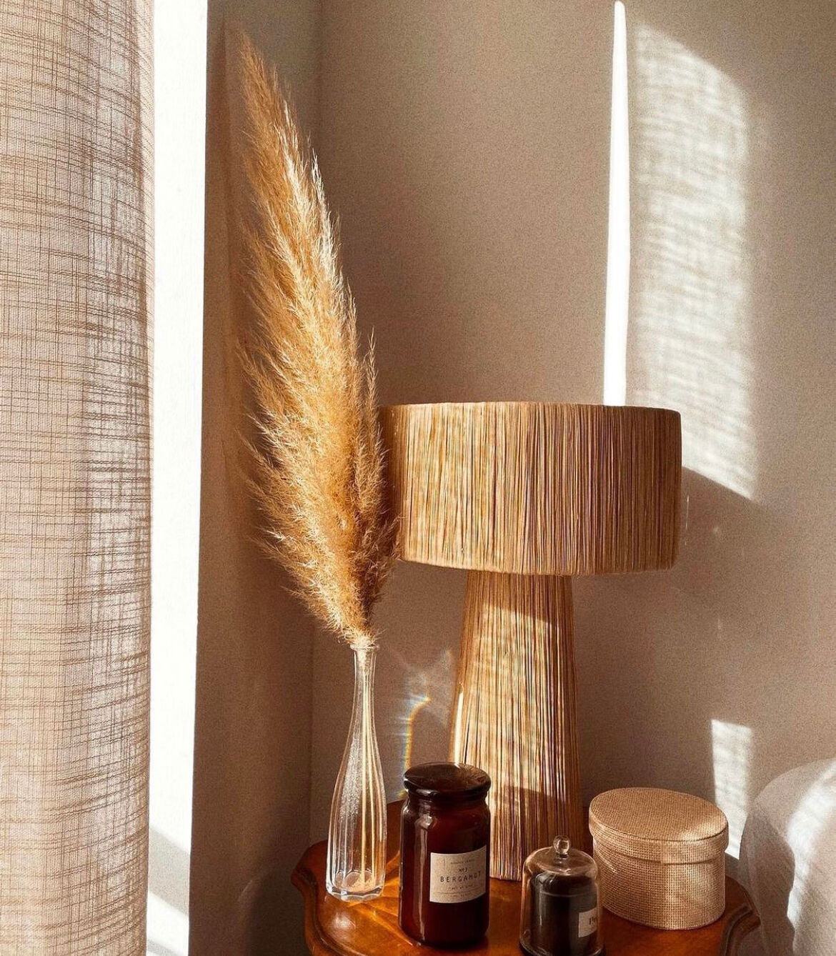 Minimalist raffia bedside table lamp