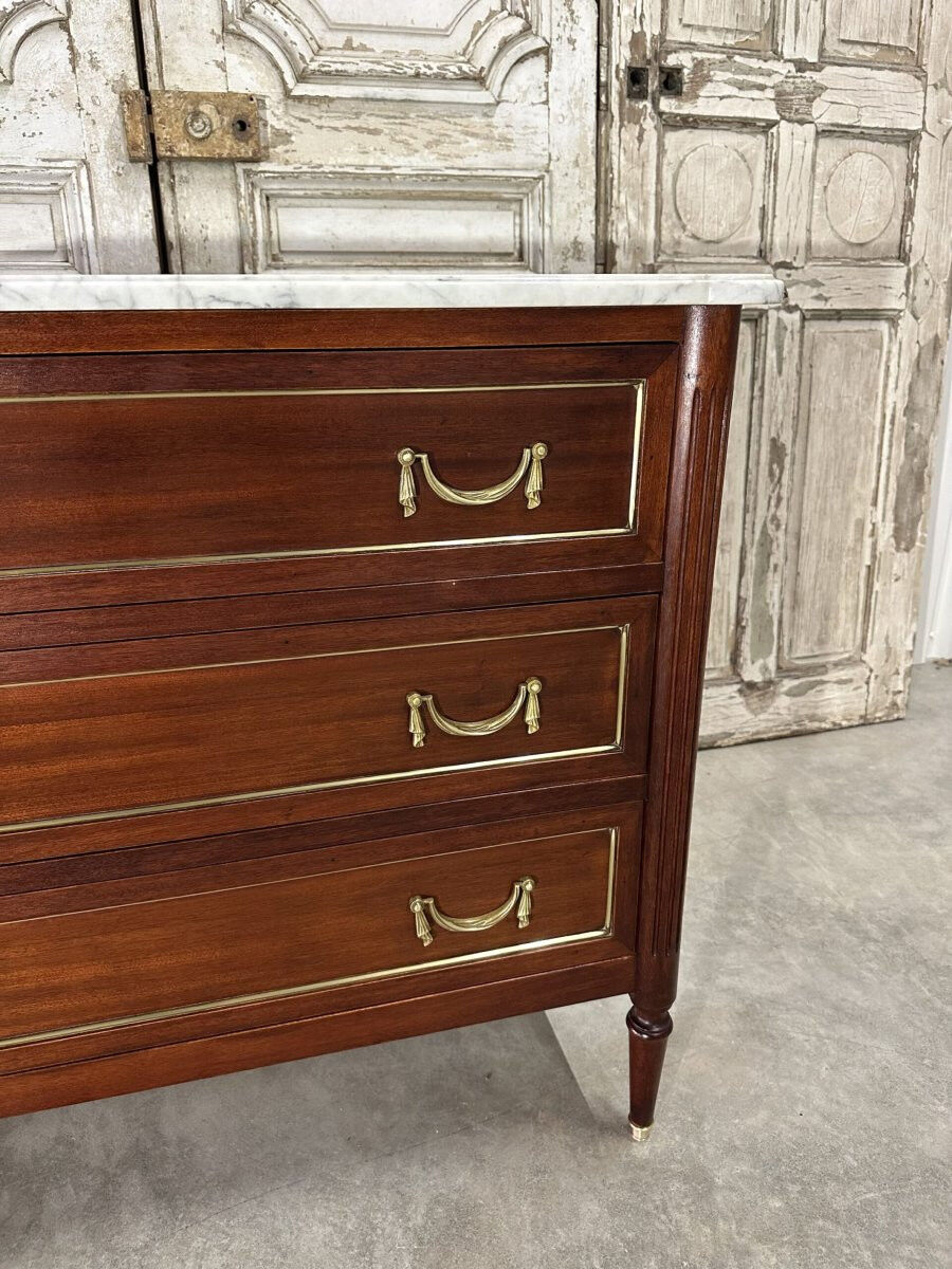 Louis XVI style commode from the 1970s.