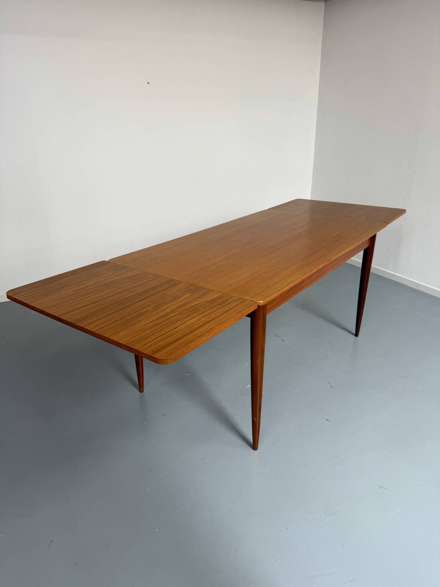 Table à manger extensible en teck design scandinave des années 1960