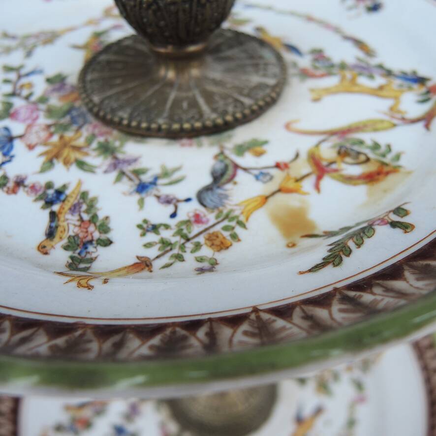 Antique Art Nouveau display stand in bronze and porcelain