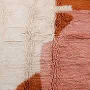 Tapis berbère Azilal terracotta et pêche moderne