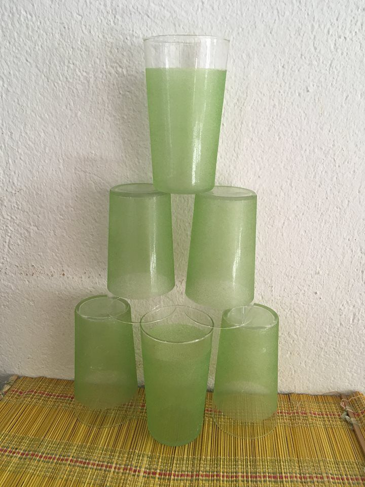 Six glasses granités green of the 1960