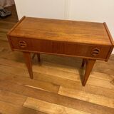 Table de chevet en teck du milieu du siècle par AB Carlstrom & Co.FOR MØBELFABRIK