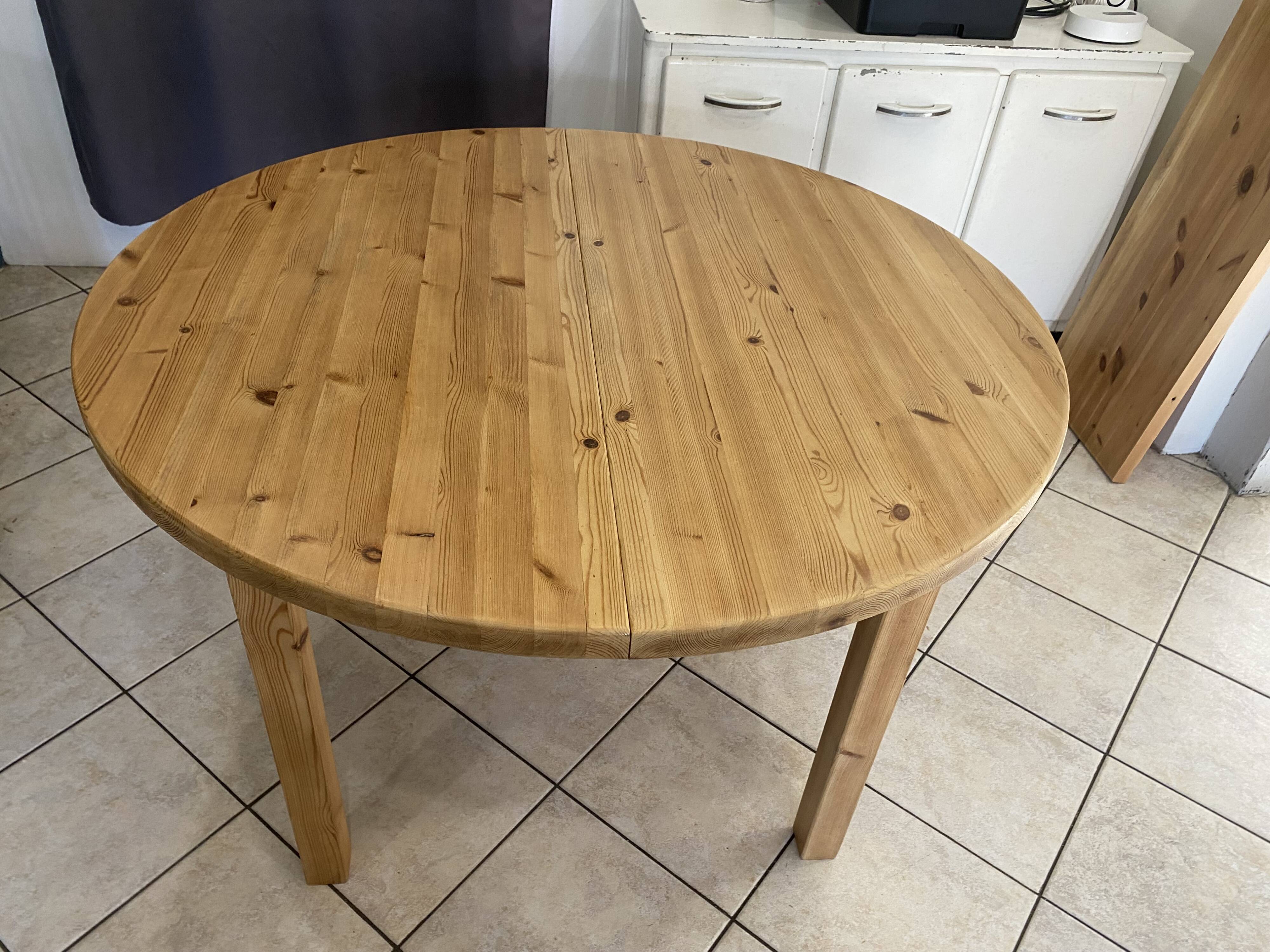 Round table 117cm extendable with a solid pine extension, vintage from the 1970s.
