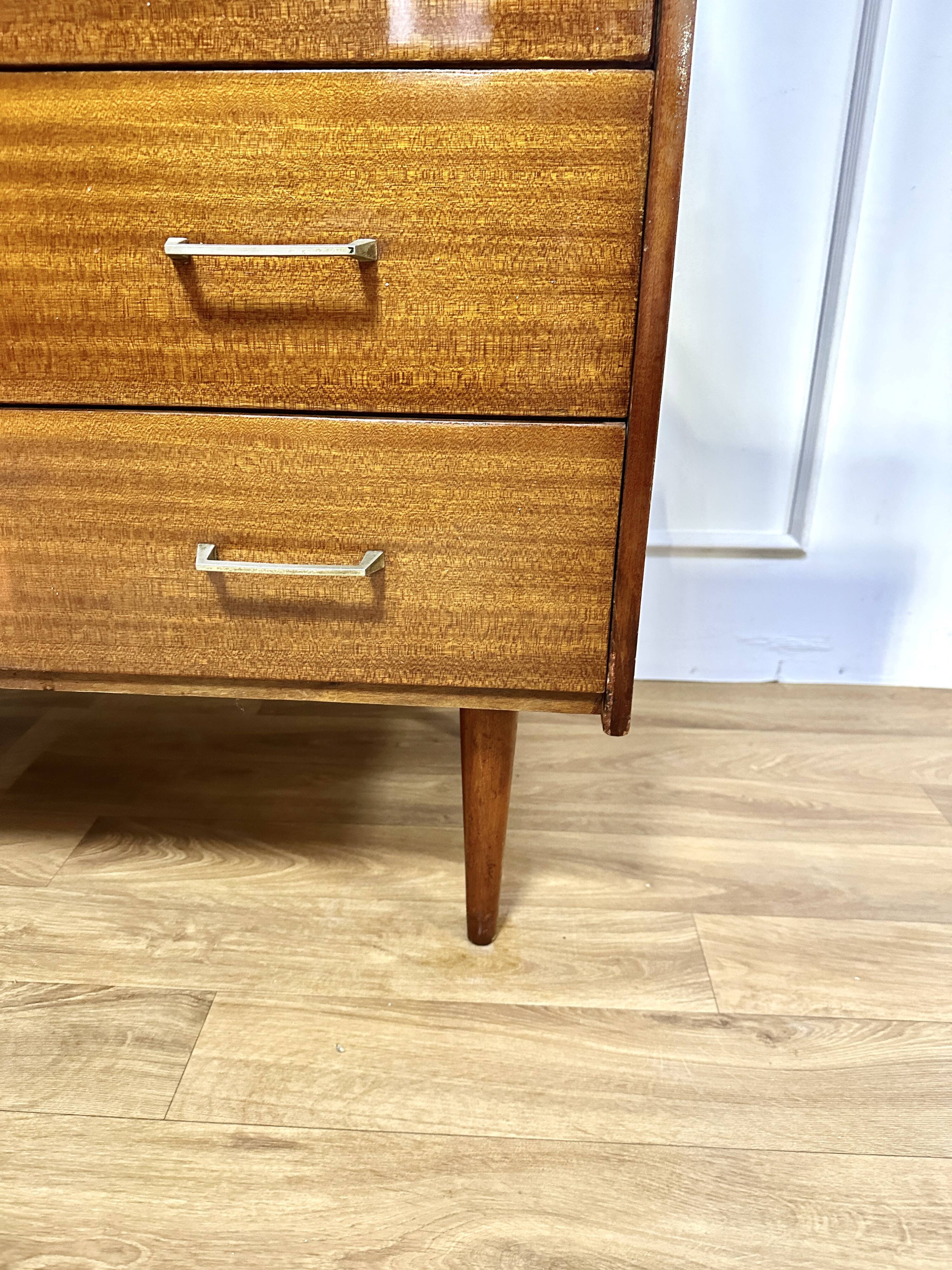 Vintage chest of drawers bobbin feet