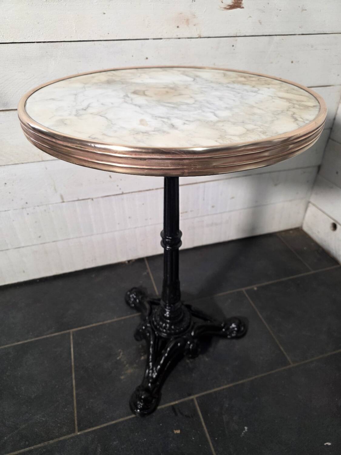 Guéridon de bistrot dessus marbre et laiton pied fonte