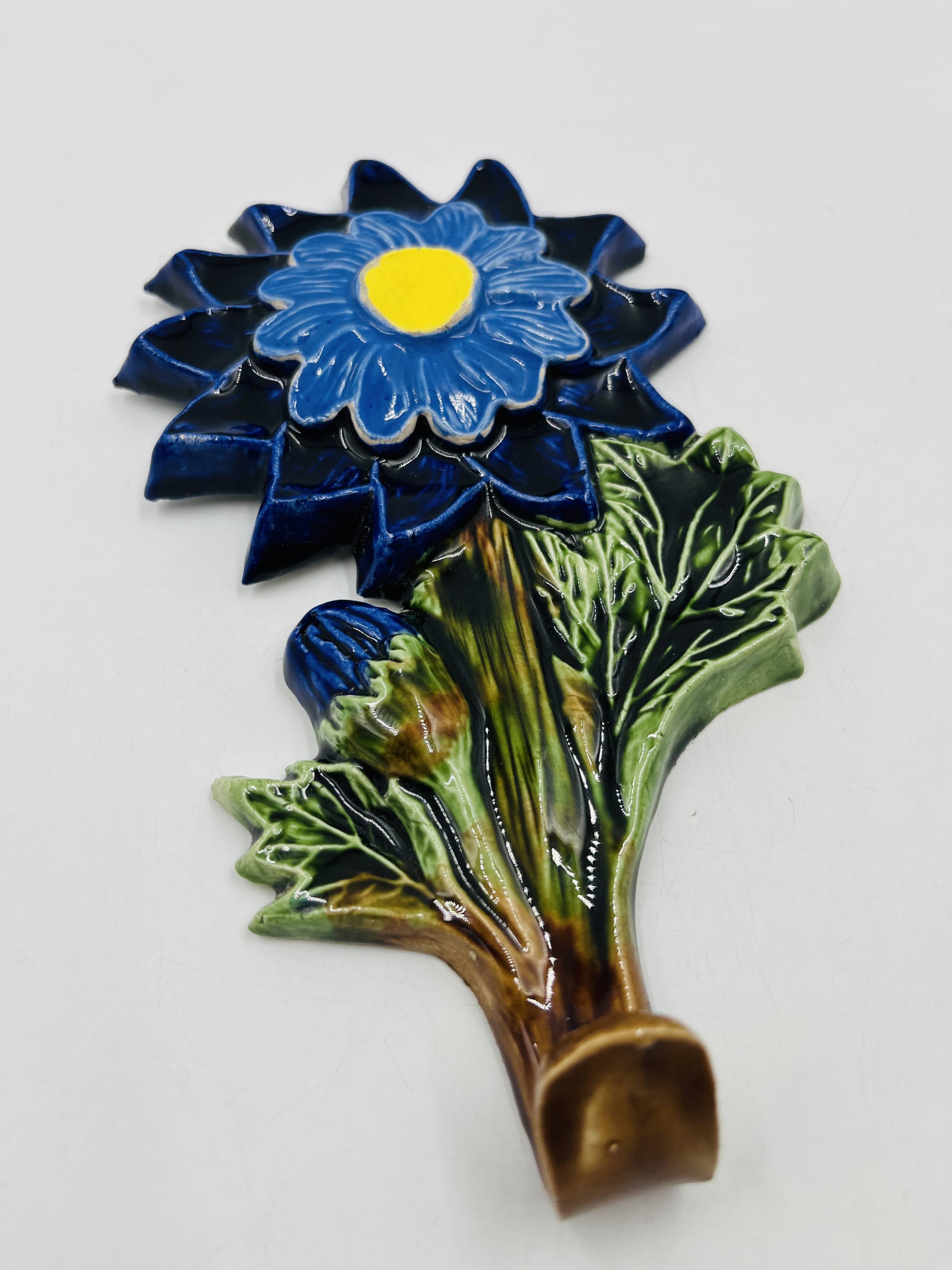 Flower hook wall hook in Belgian ceramic by André Bayer