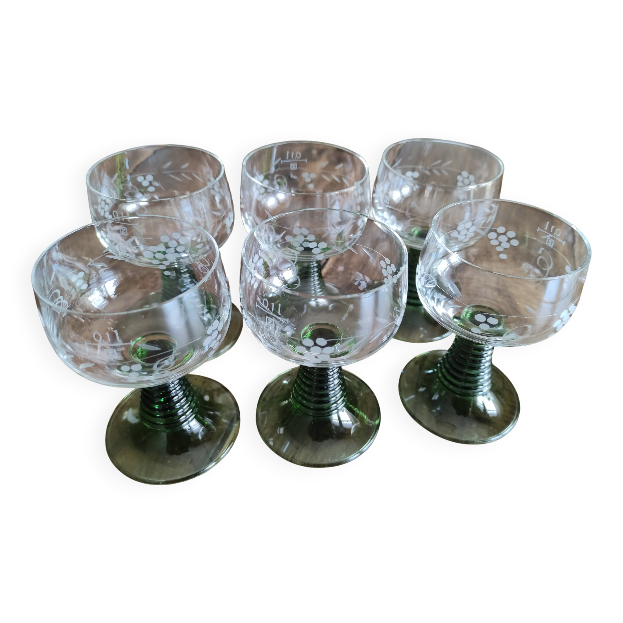 Set of 6 Alsatian wine glasses in chiseled crystal with green turned foot