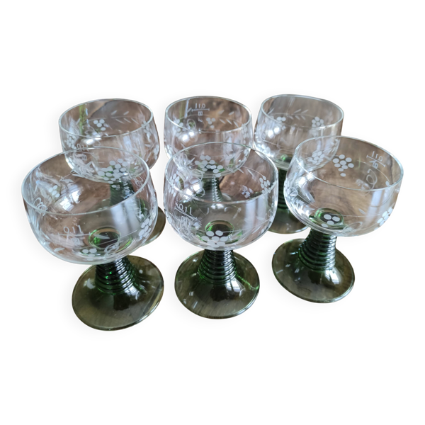 Lot de 6 verres à vin alsaciens en cristal ciselé pied tourné vert