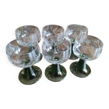 Lot de 6 verres à vin alsaciens en cristal ciselé pied tourné vert