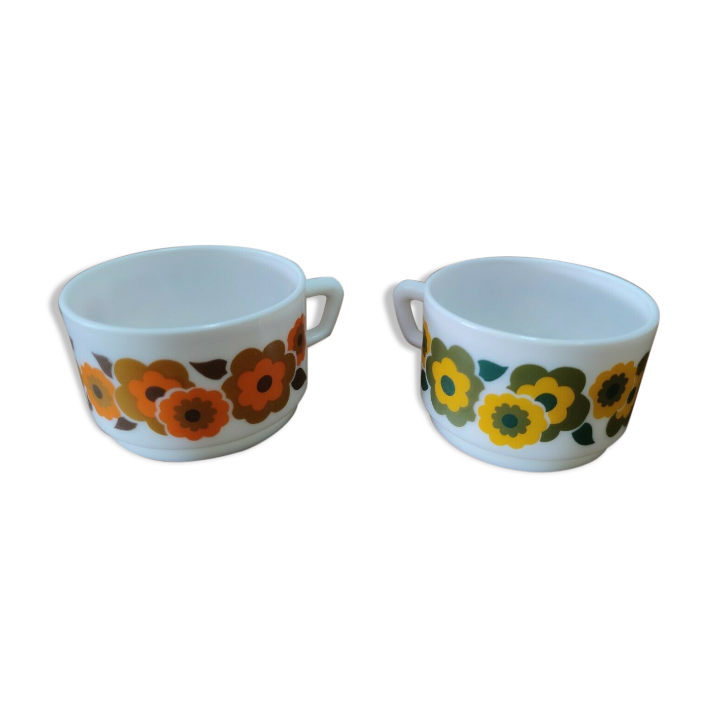 Tasse arcopal année 70 fleur orange vintage