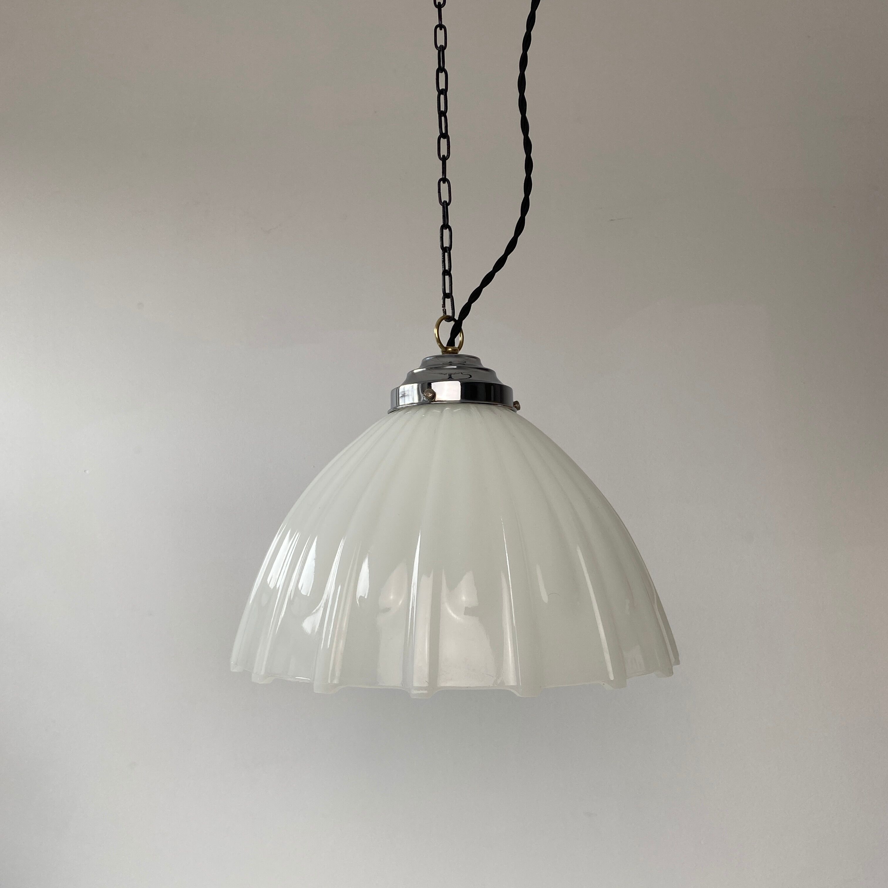 Art deco pendant lamp in opaline
