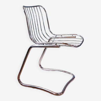 Metal wired chair
