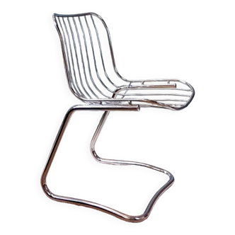 Metal wired chair