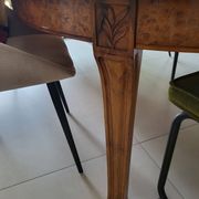 Table et 10 chaises de style Art Nouveau