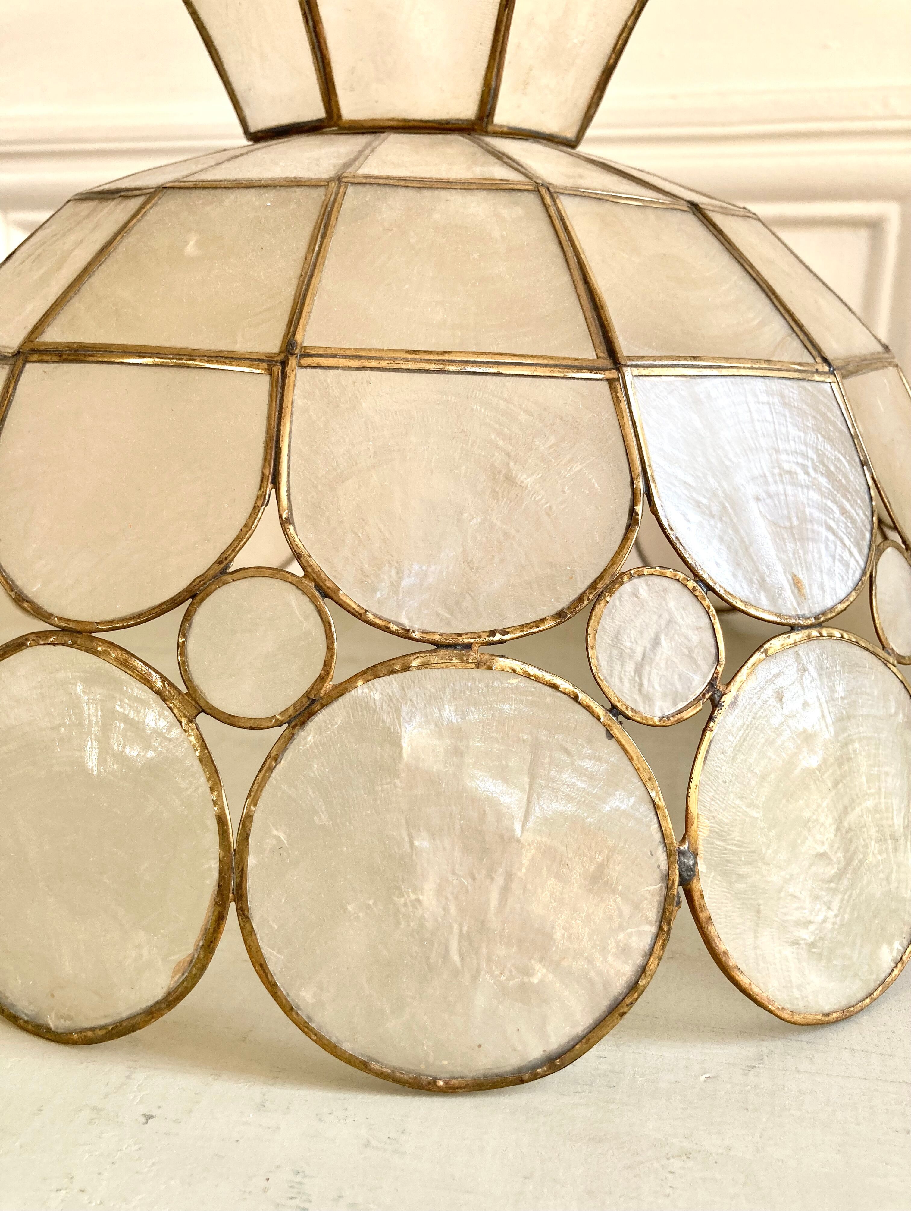 Suspension flower mother-of-pearl brass