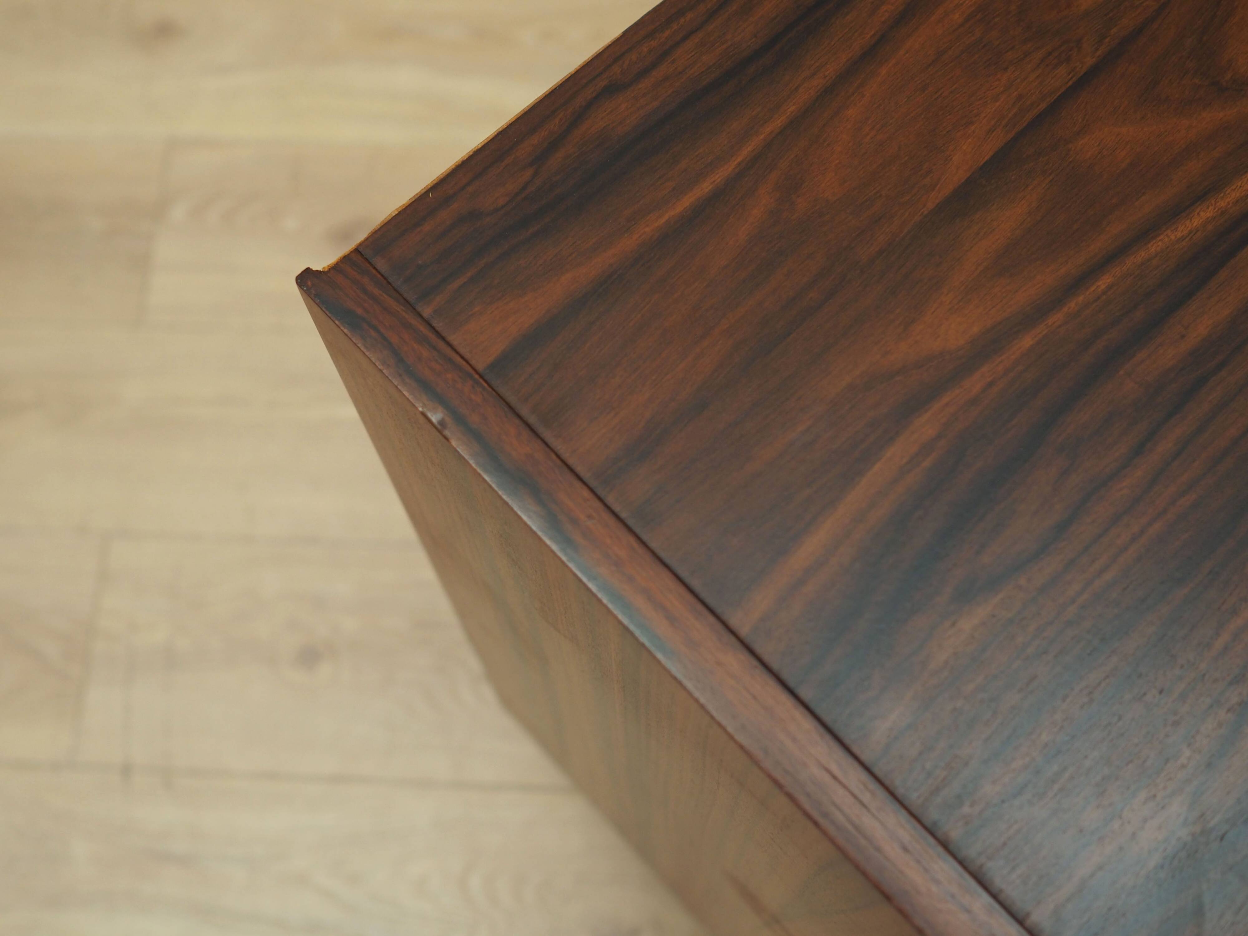 Armoire en palissandre, design danois, années 1970, production : Danemark