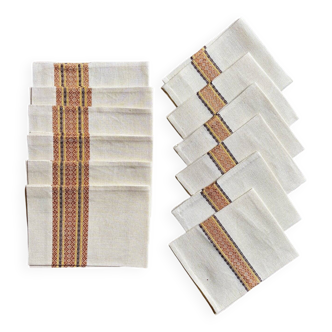 6 embroidered linen napkins and 6 placemats