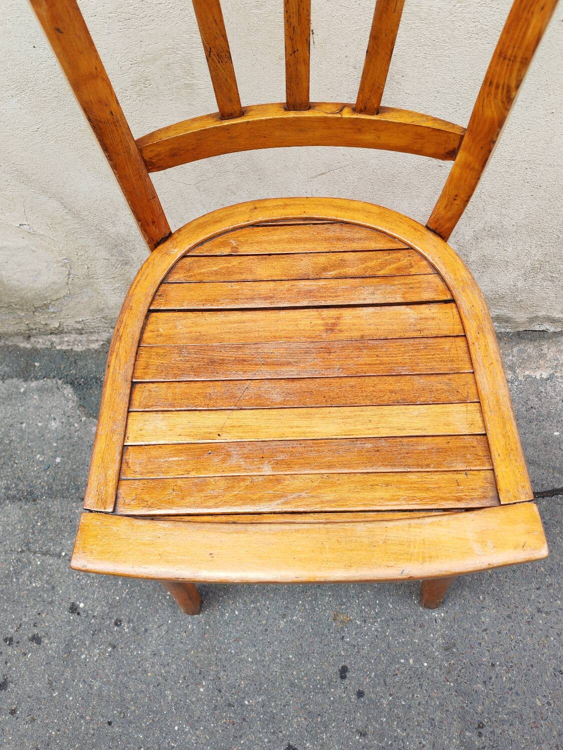 Chaise bistrot en bois vintage