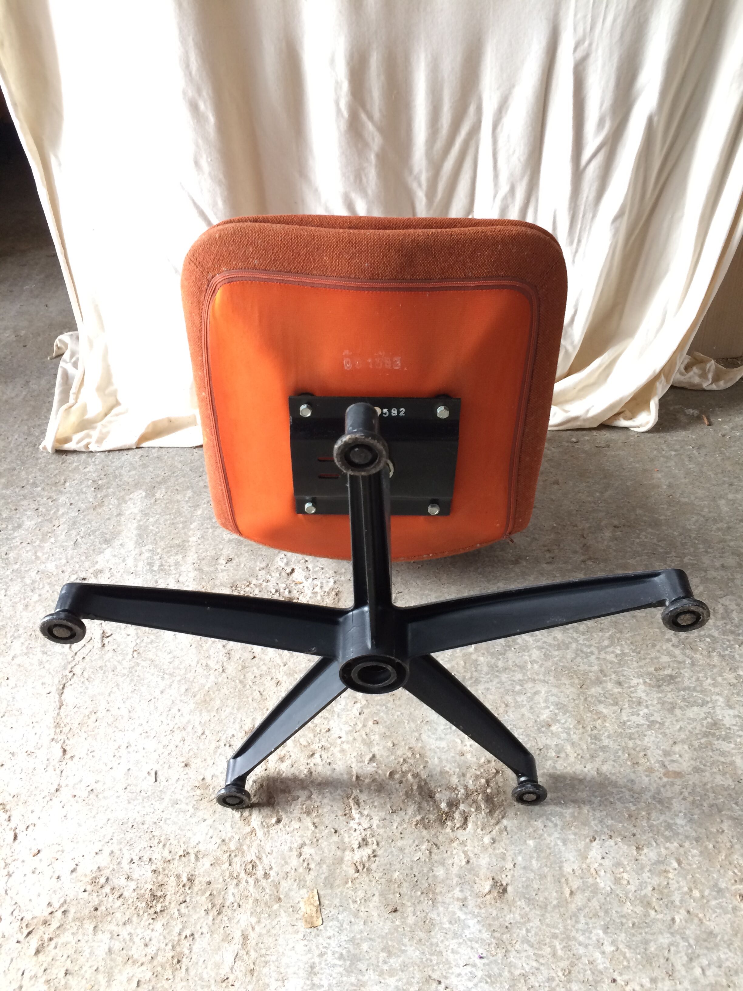 Pair of swivel armchairs 1970