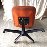 Paire de fauteuils pivotants 1970