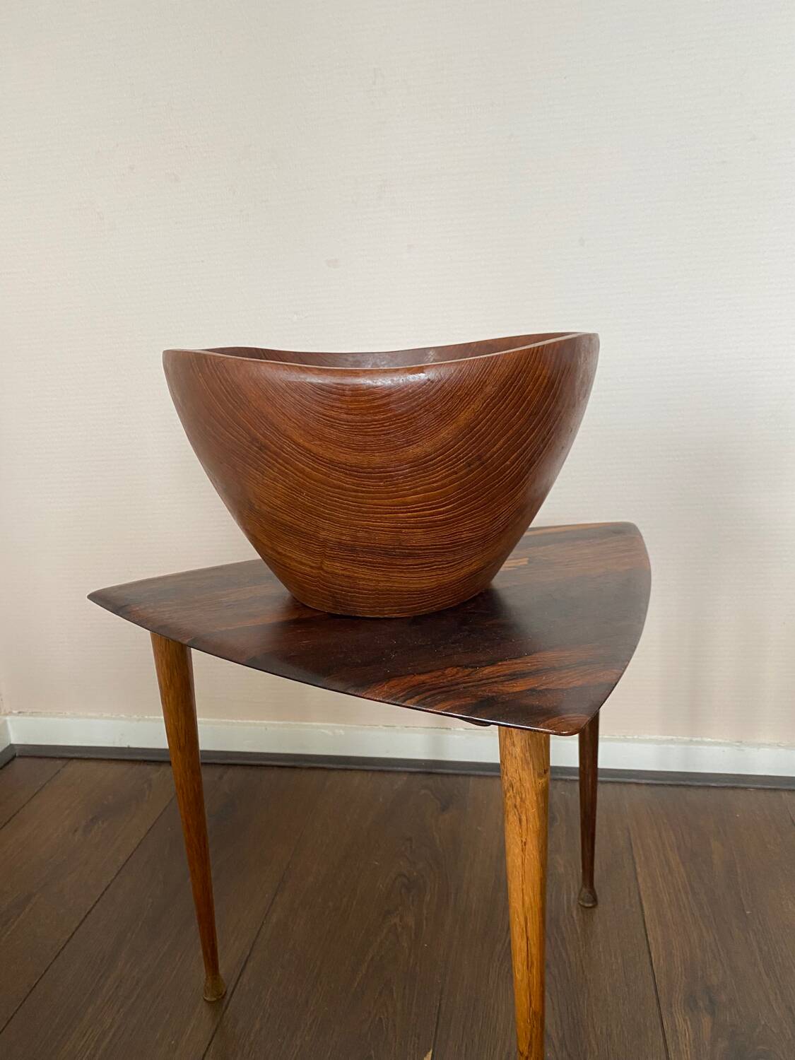 Bol en teck moderniste du milieu du siècle, Danemark, années 1950