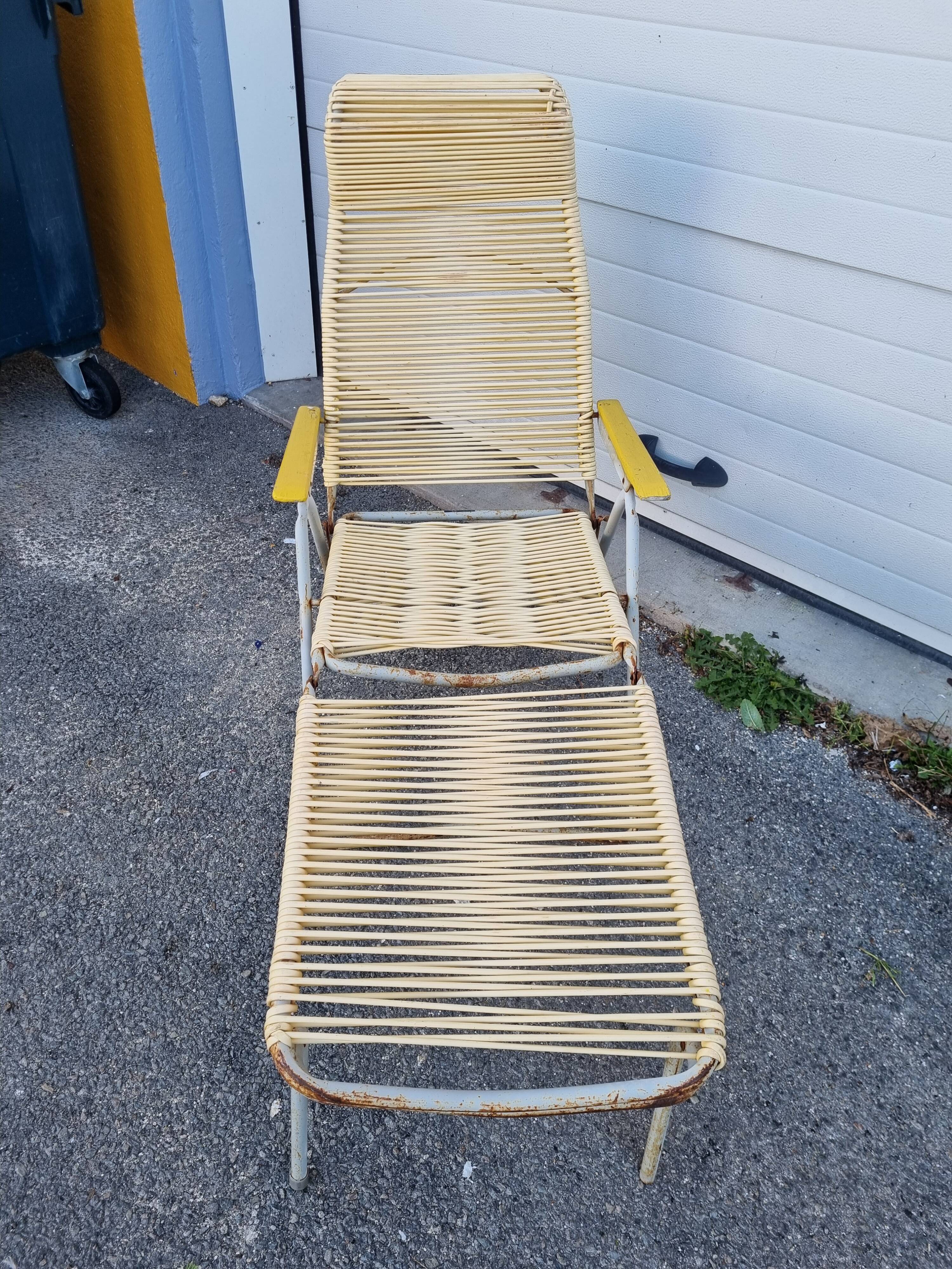 Scoubidou chaise longue from 1970