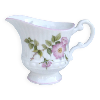 Chinese porcelain Windsor milk jug
