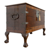 Coffre antique (style Chippendale)