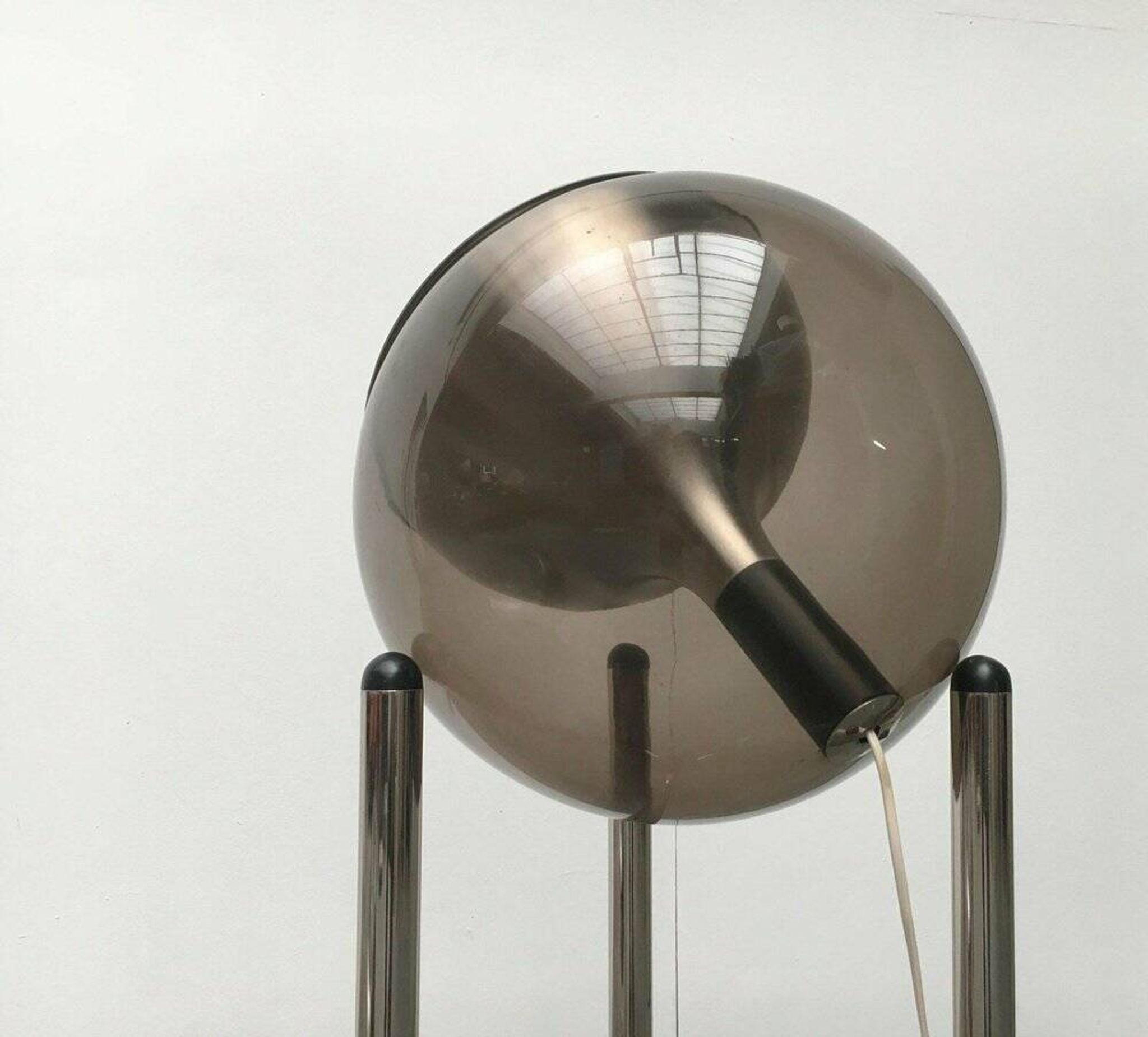 Lampe sur pied globe de l'ère spatiale suisse de milieu du siècle Type 56 de Temde, années 1960