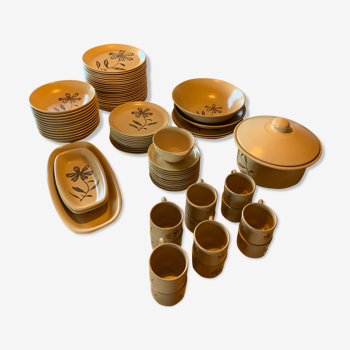 Set of 1980s Sandstone crockery (79 pieces)