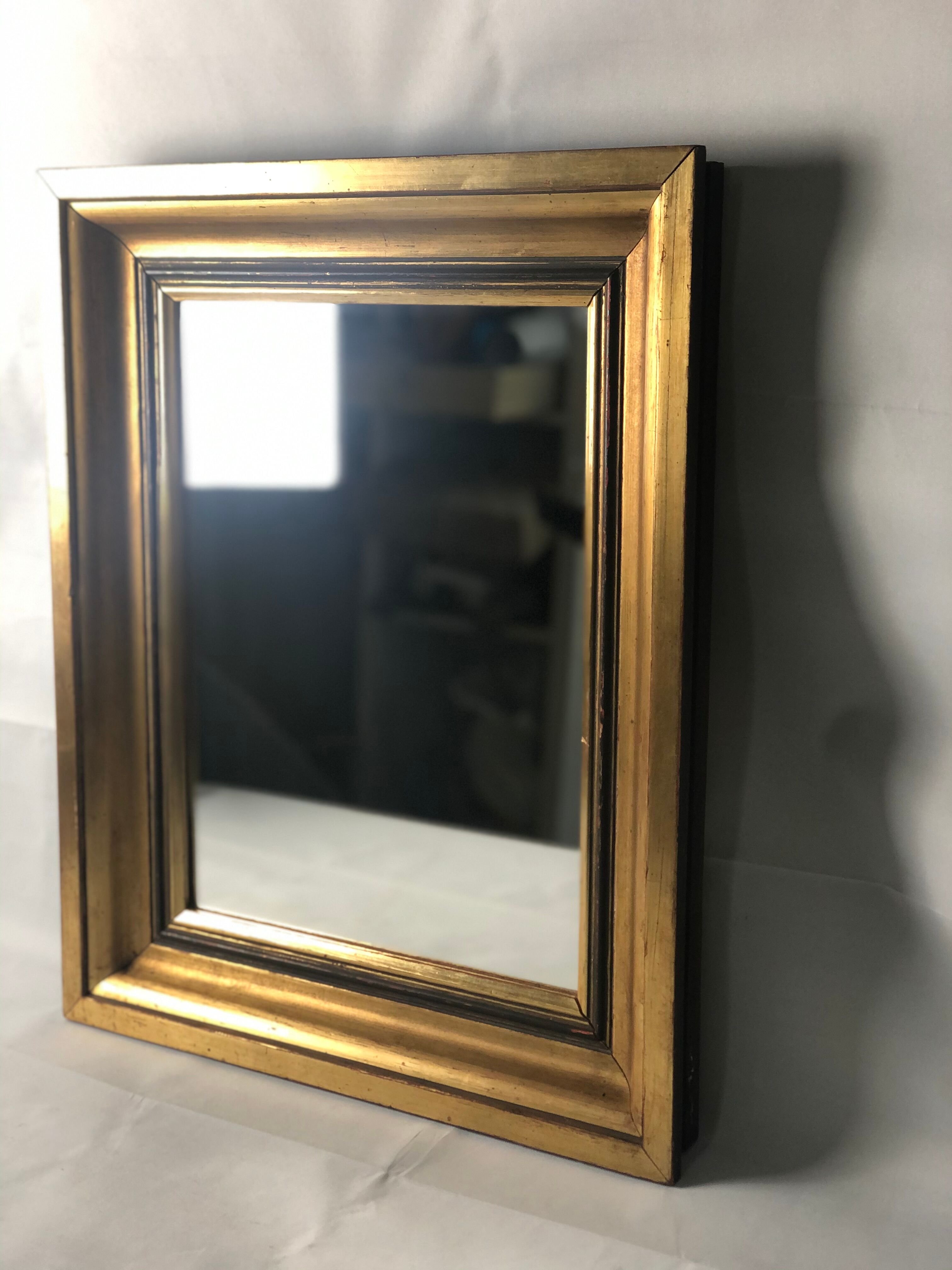 Rectangular mirror in gilded wood 54 x 44 cm