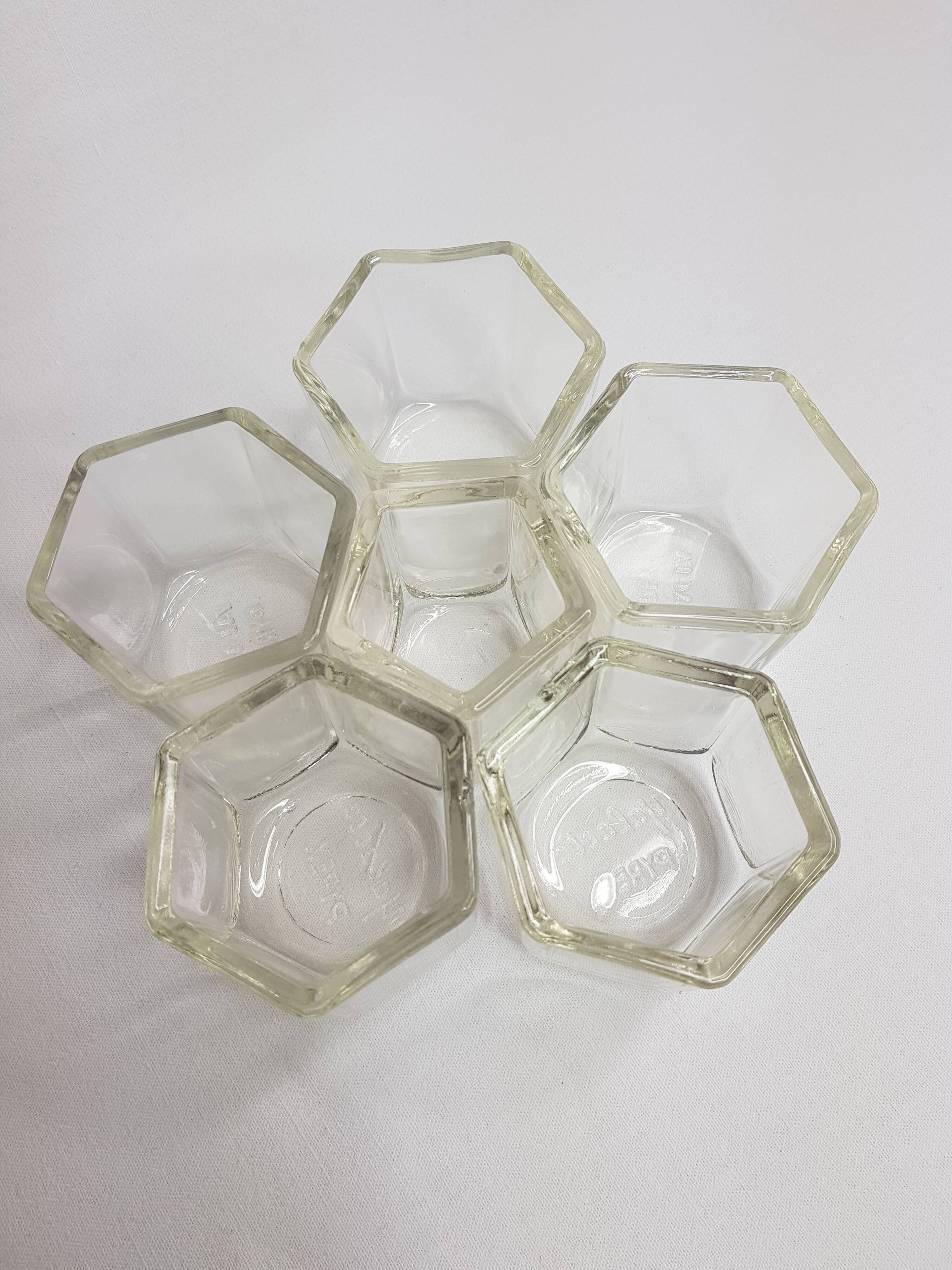 Lot de six pots en verre moulé Pyrex "Yalacta"