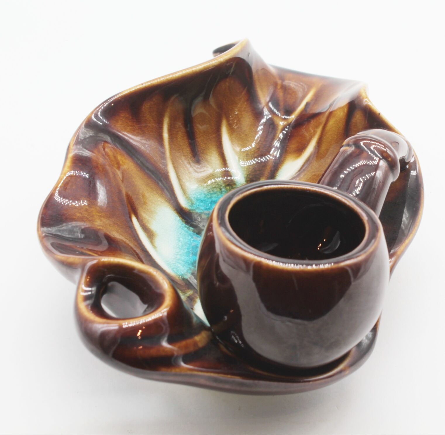 Ceramic pipe-shaped ashtray