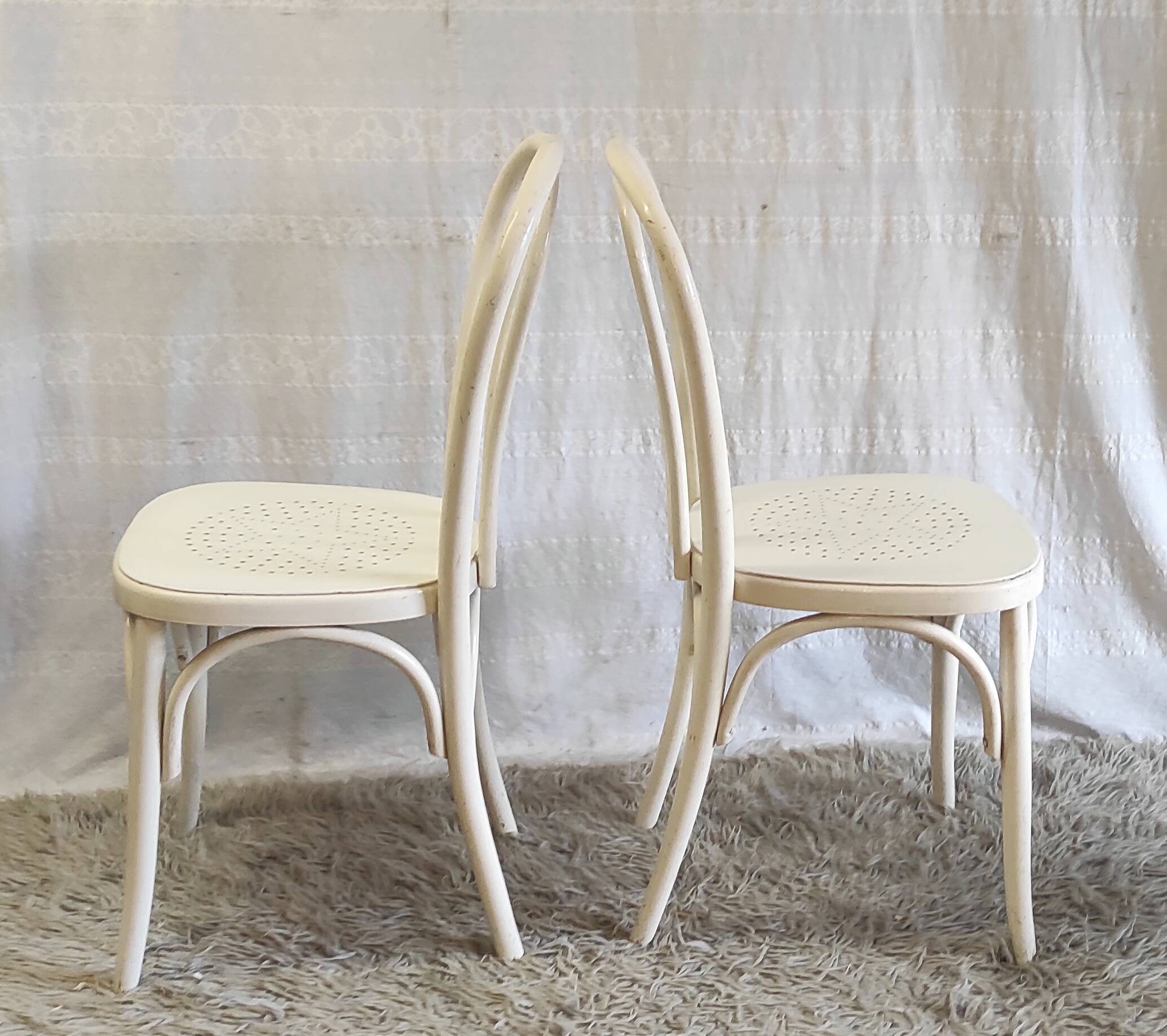 Bentwood bistro chairs - mid 20th century