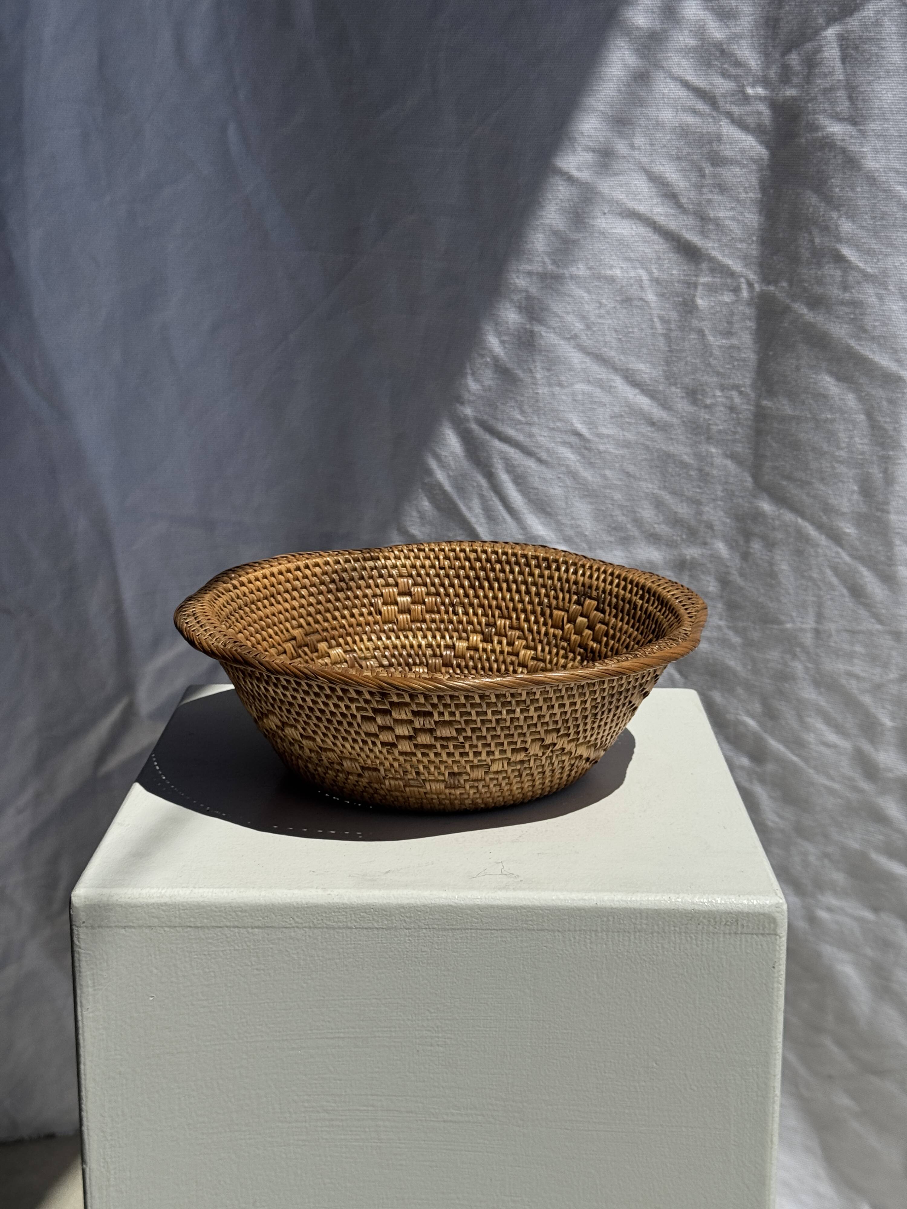 Handcrafted Indonesian rattan flower-shaped basket D26 H8