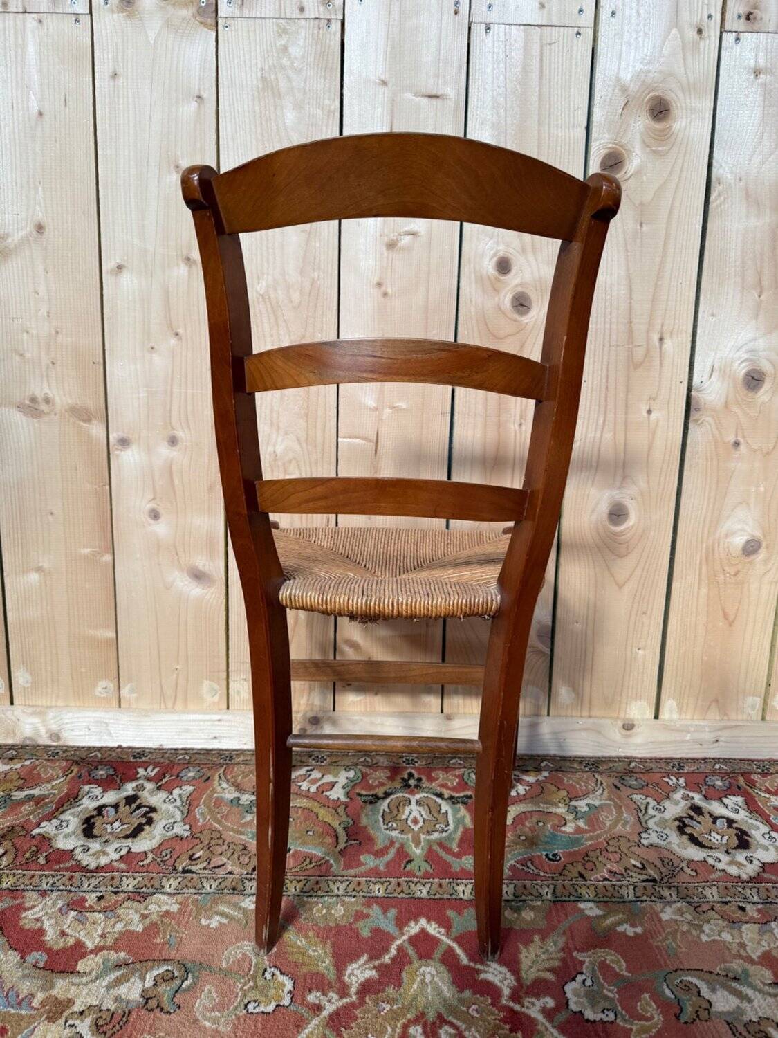 Set of 8 rustic chairs in Louis XV style – Fruitwood, straw seats.