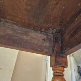 Shuttered table - Louis Philippe period, circa 1840 - In molded walnut