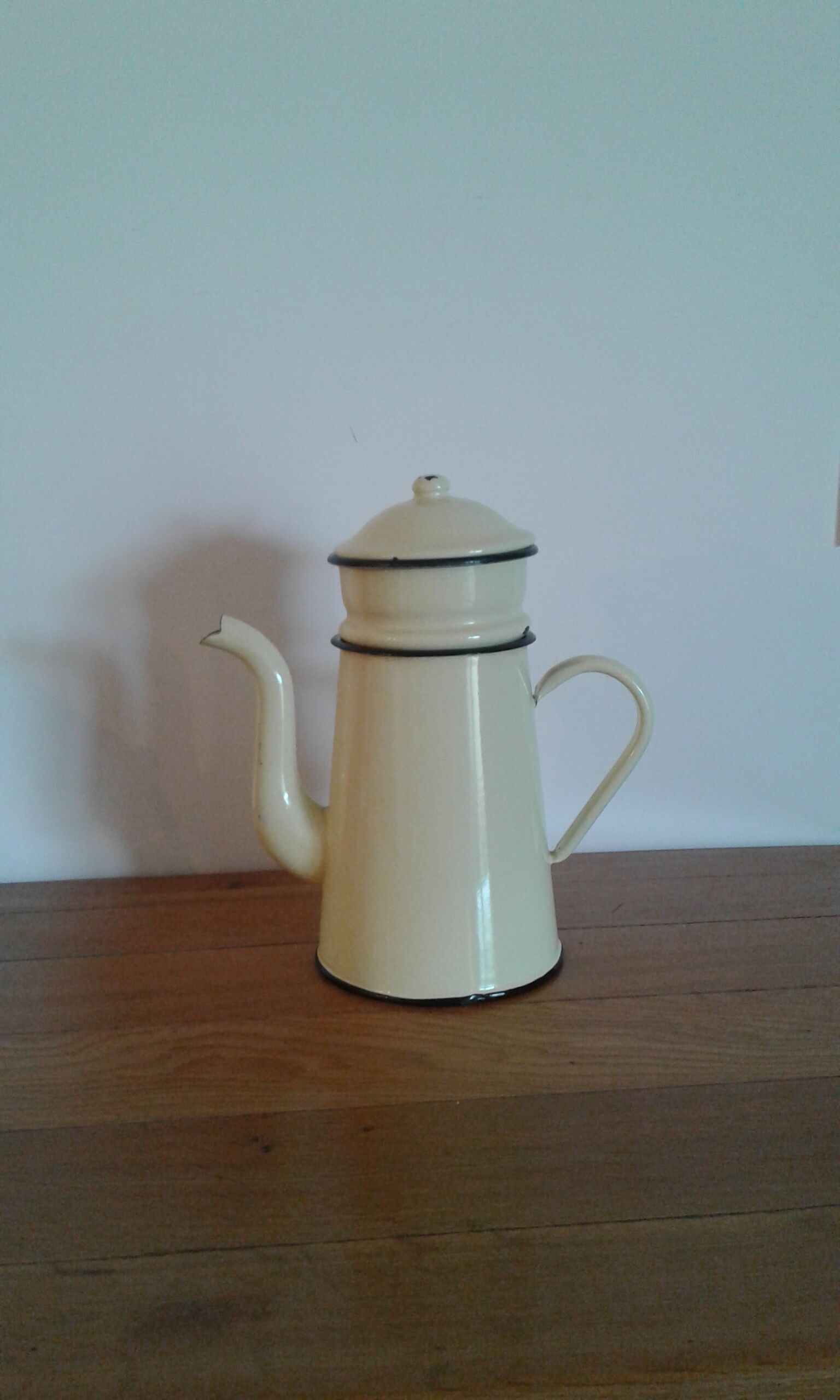 enamelled, yellow coffee maker. Vintage 50