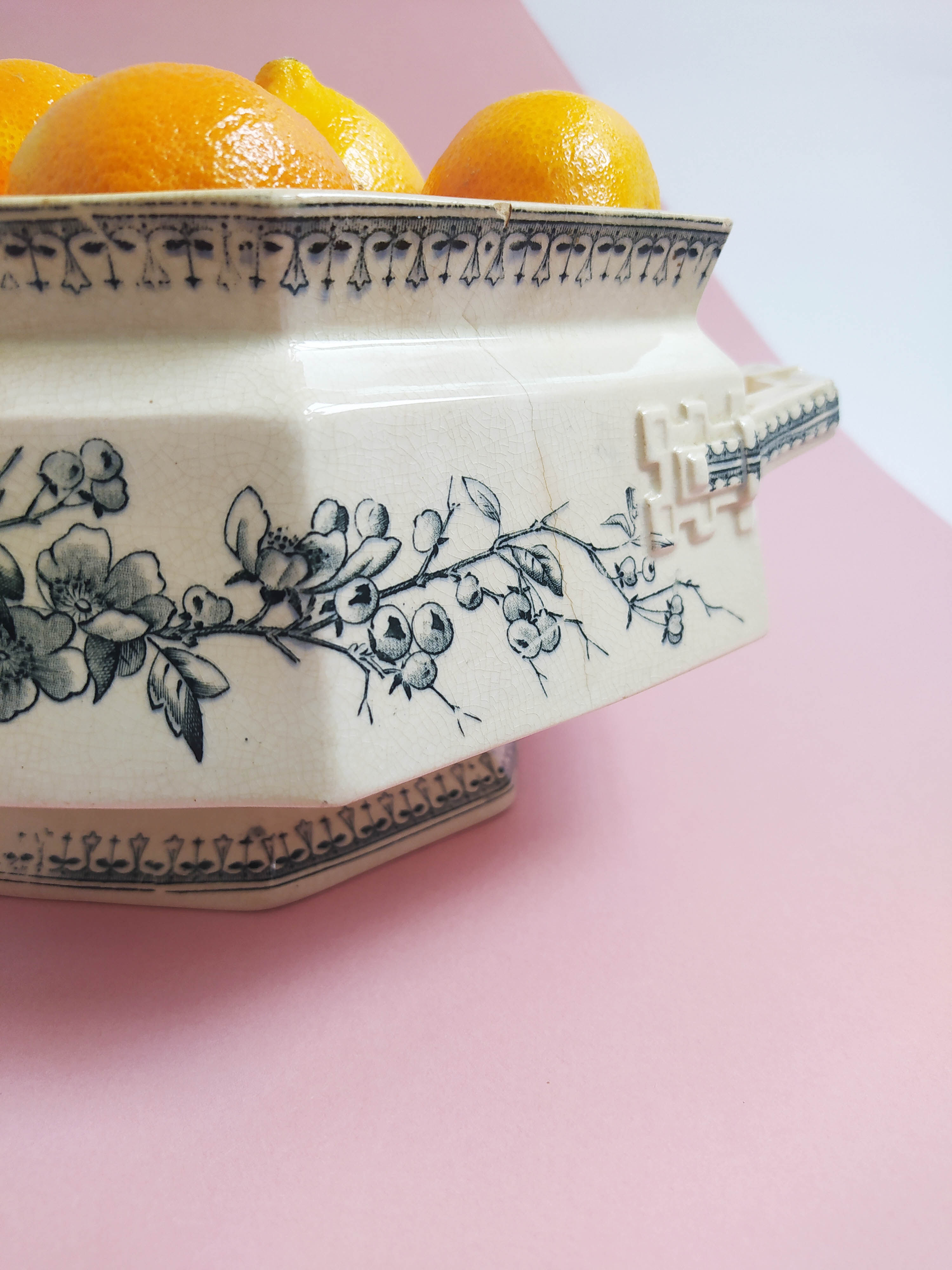 Large cut in the style of iron earth old earthenware (traces of time, see description)